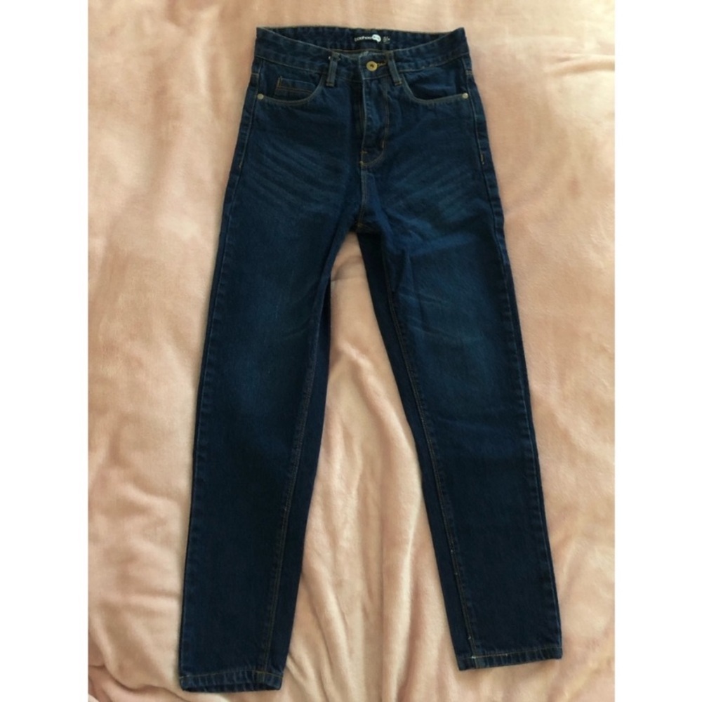 NEW- HIGH-WAISTED JEANS
